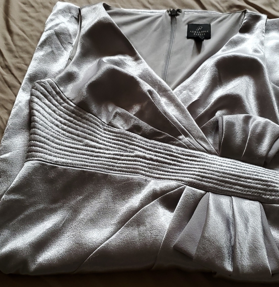 Adrianna Papell Sillver Midi Dress Size 6